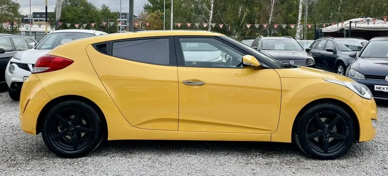 Hyundai Veloster 1.6GDI 140HP NAVI PANORAMA SWISS Image 4