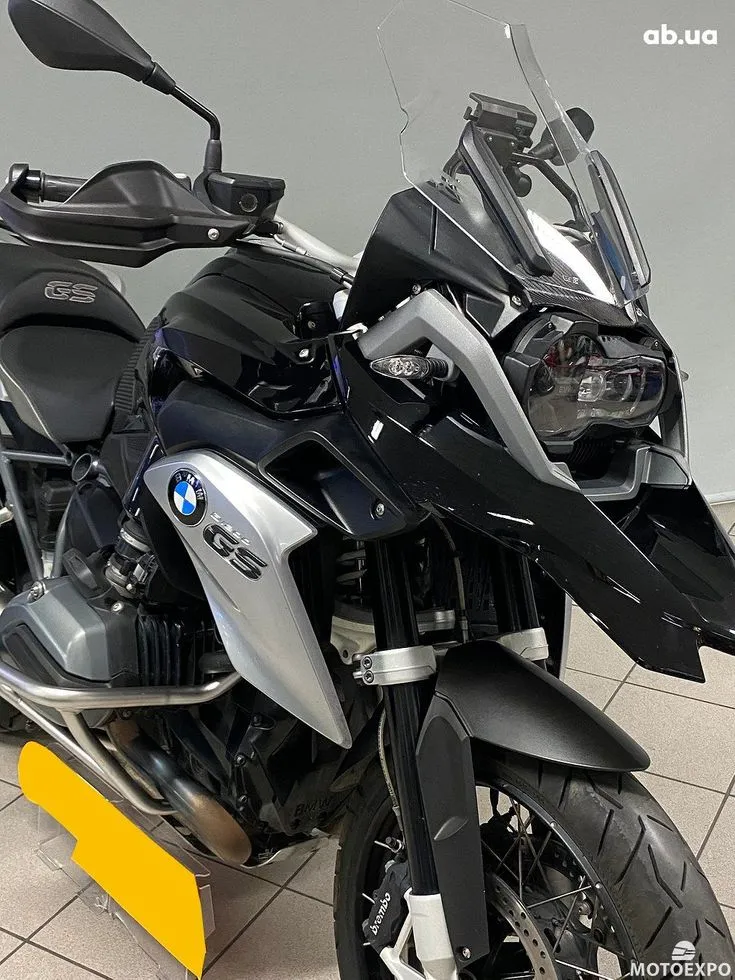 BMW R Image 8